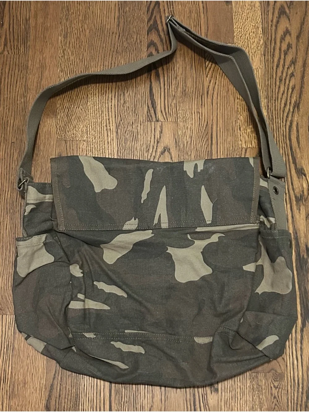 Source Unknown Camouflage Messenger Bag - Green and Black